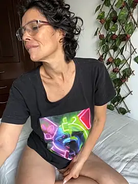 MireyaTorresGu online show from November 2025 03:34:02 PM