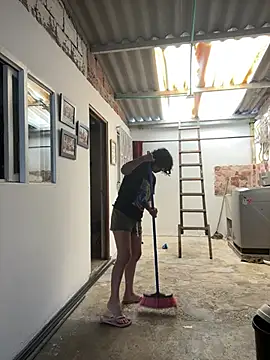 MireyaTorresGu online show from April 2026 02:33:01 PM