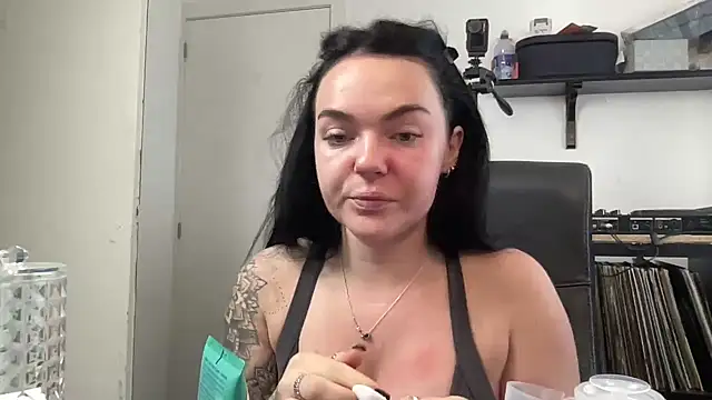 yorkshiregal online show from February 2026 08:01:02 AM