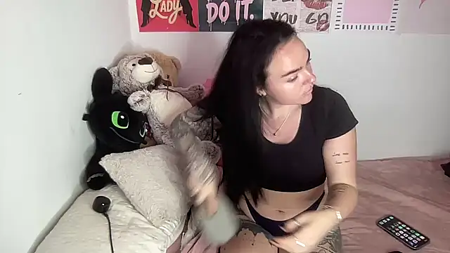 yorkshiregal online show from April 2026 08:15:01 AM