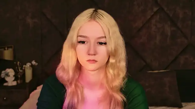 NaomiLoys online show from November 2025 10:41:02 AM