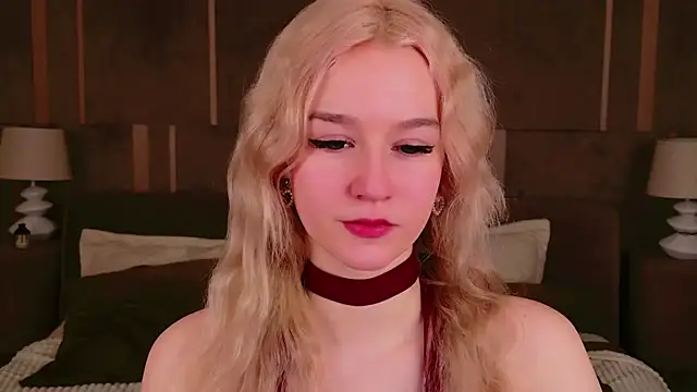 Snapshot of NaomiLoys chatting on March 2025 03:30:02 AM NaomiLoys online show from March 2025 03:30:02 AM