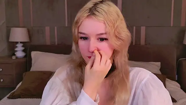 Snapshot of NaomiLoys chatting on March 2025 11:49:02 PM NaomiLoys online show from March 2025 11:49:02 PM