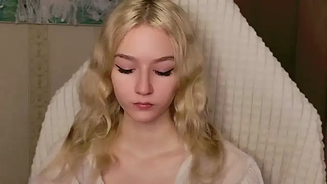 Snapshot of NaomiLoys chatting on November 2025 11:36:02 AM NaomiLoys online show from November 2025 11:36:02 AM