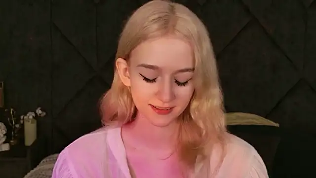 NaomiLoys online show from November 2025 10:53:01 AM