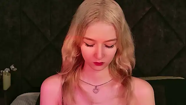 NaomiLoys online show from November 2025 10:51:03 AM