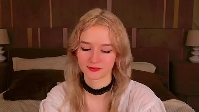 Snapshot of NaomiLoys chatting on February 2025 03:35:02 AM NaomiLoys online show from February 2025 03:35:02 AM