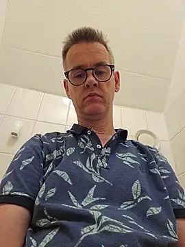 Snapshot of Hectorthyssen1 chatting on July 2026 11:22:01 AM Hectorthyssen1 online show from July 2026 11:22:01 AM
