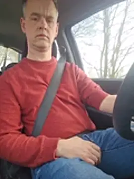 Hectorthyssen1 online show from April 2026 02:02:01 PM