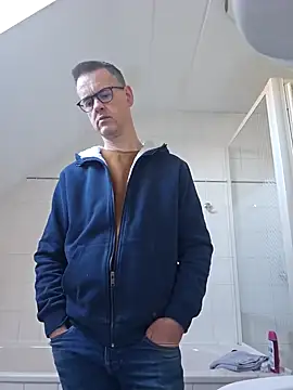 Hectorthyssen1 online show from February 2025 12:46:02 PM