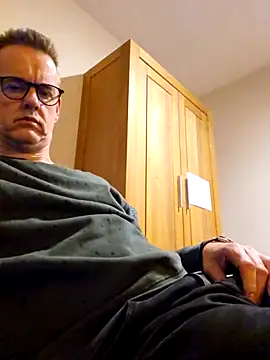 Hectorthyssen1 online show from October 2025 10:23:01 PM