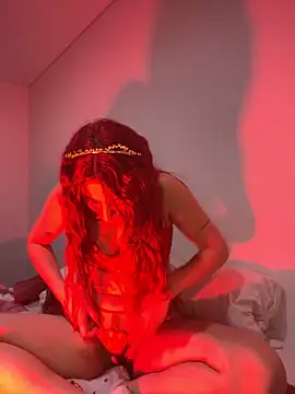 Snapshot of Mia_Hoffmann chatting on December 2024 09:31:01 PM Mia Hoffmann online show from December 2024 09:31:01 PM