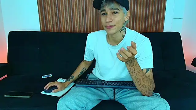 Zacktk7 online show from February 2025 11:04:01 PM