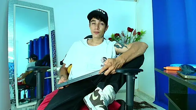 Zacktk7 online show from February 2025 08:10:01 PM