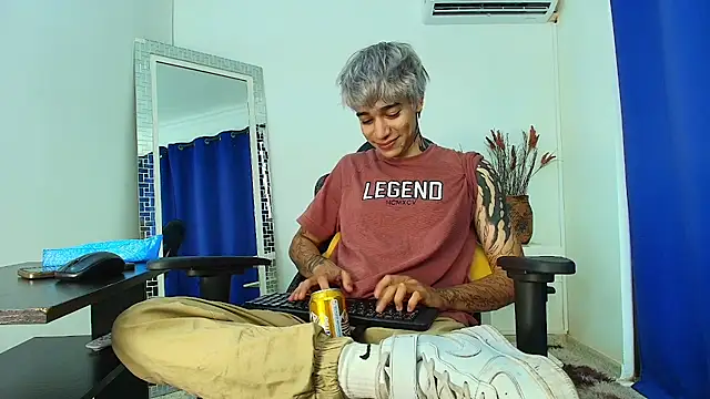 Zacktk7 online show from February 2025 08:09:02 PM