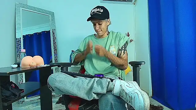 Zacktk7 online show from February 2025 09:09:01 PM