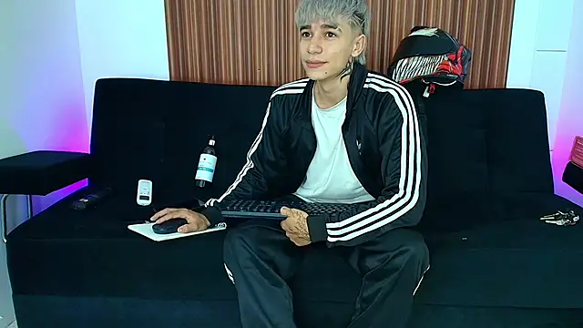 Zacktk7 online show from March 2025 11:05:02 PM