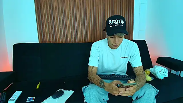 Zacktk7 online show from February 2025 08:00:01 PM