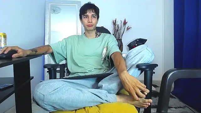 Zacktk7 online show from February 2025 10:43:02 PM