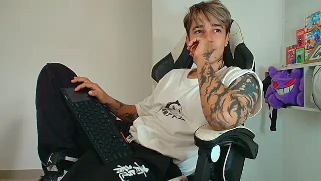 Zacktk7 online show from February 2026 08:25:01 PM