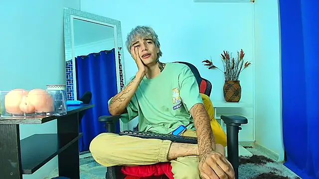 Zacktk7 online show from February 2025 11:12:02 PM