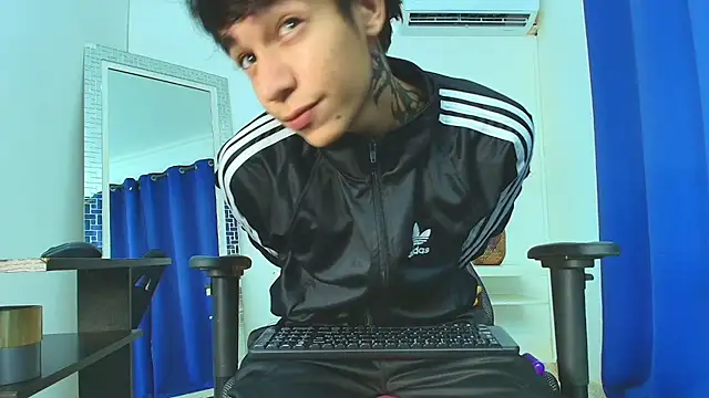 Zacktk7 online show from February 2025 08:31:01 PM