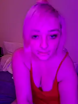 Snapshot of IzanamiNova chatting on December 2024 04:16:02 AM IzanamiNova online show from December 2024 04:16:02 AM