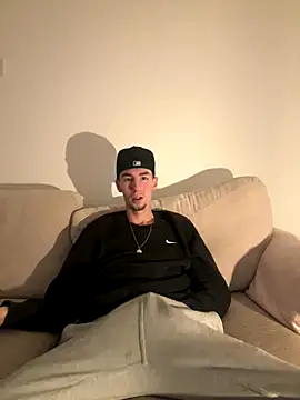 MikesWood21 online show from October 2025 11:18:02 PM