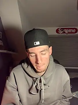 MikesWood21 online show from December 2024 07:27:02 PM
