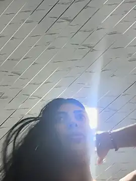 Baby Niels online show from November 2025 05:29:02 AM