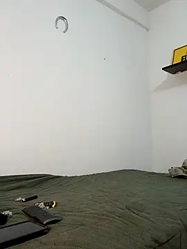 jhonyhot9292 online show from April 2026 09:18:02 PM