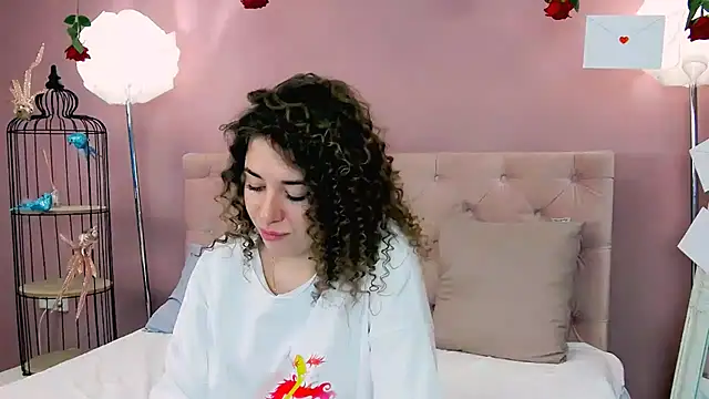 Snapshot of LeonnaJones chatting on February 2025 03:26:01 PM LeonnaJones online show from February 2025 03:26:01 PM