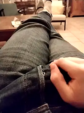 JulesG18 online show from February 2026 06:21:01 PM