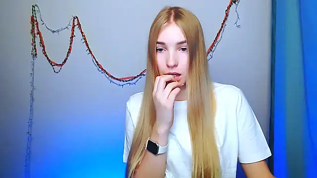 Queen ofLove online show from December 2025 03:03:01 PM