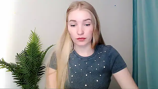 Queen ofLove online show from March 2026 02:40:01 PM