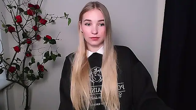 Queen ofLove online show from November 2025 02:21:01 PM