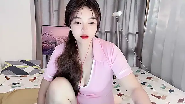 Snapshot of Mia-88-66 chatting on December 2024 01:47:02 AM Mia-88-66 online show from December 2024 01:47:02 AM