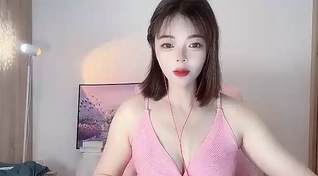 Snapshot of Mia-88-66 chatting on December 2024 07:22:01 PM Mia-88-66 online show from December 2024 07:22:01 PM