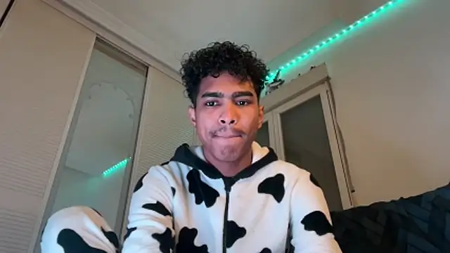 Ryan-hot online show from November 2025 12:28:02 PM