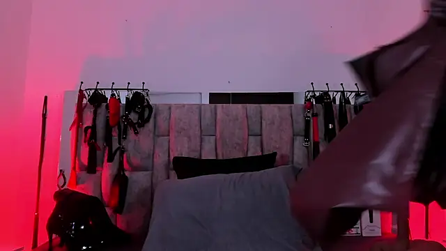 vanessa moka online show from February 2026 12:07:01 PM