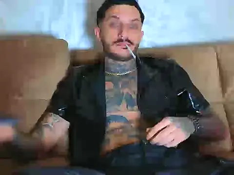 Snapshot of MentoXXL chatting on October 2025 10:15:01 AM MentoXXL online show from October 2025 10:15:01 AM