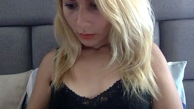 sophiee evanss  online show from November 2025 08:47:02 PM