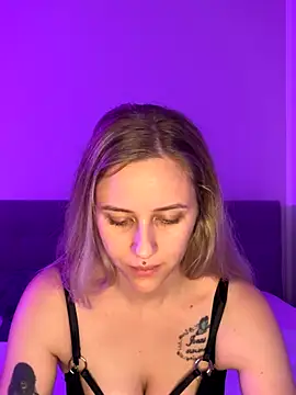 Snapshot of lunawolf21 chatting on November 2025 07:34:02 AM lunawolf21 online show from November 2025 07:34:02 AM