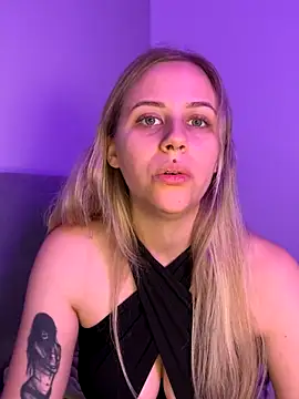 lunawolf21 online show from January 2026 08:09:02 AM