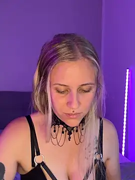 lunawolf21 online show from September 2025 08:53:01 AM
