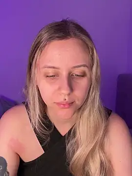 lunawolf21 online show from February 2026 07:42:02 AM