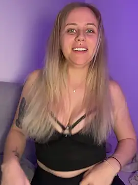 lunawolf21 online show from January 2026 07:45:02 AM