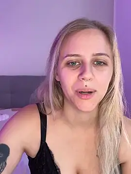 Snapshot of lunawolf21 chatting on October 2025 07:29:01 AM lunawolf21 online show from October 2025 07:29:01 AM