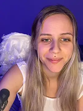 Snapshot of lunawolf21 chatting on December 2025 07:32:01 AM lunawolf21 online show from December 2025 07:32:01 AM