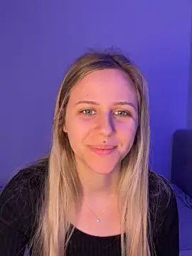 lunawolf21 online show from February 2026 07:41:01 AM